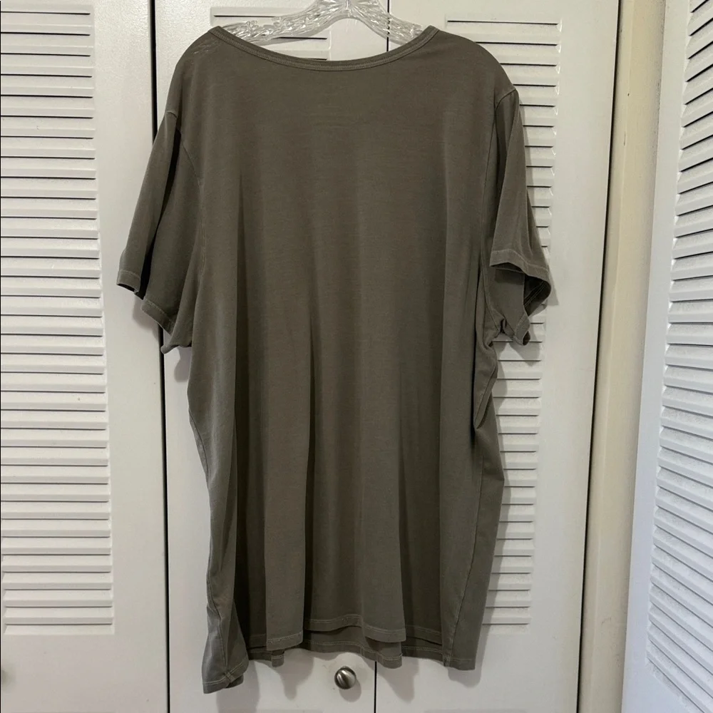 Torrid Olive Funny Novelty Tee Fun Fact - Picture 3 of 3